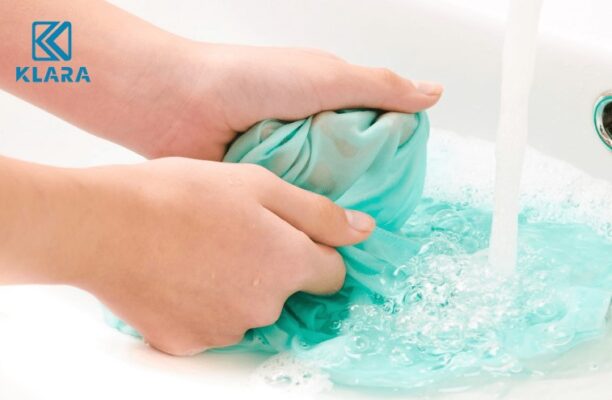 Cách xóa chữ in trên áo đá bóng bằng xà phòng và xăng Cách xóa chữ in trên áo đá bóng bằng xà phòng và xăng